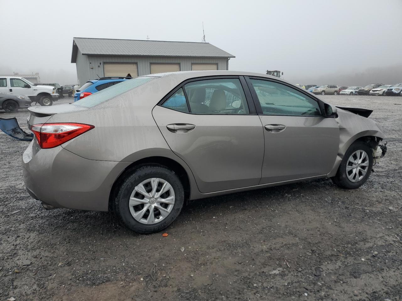 VIN 2T1BPRHE0GC528209 2016 TOYOTA COROLLA no.3