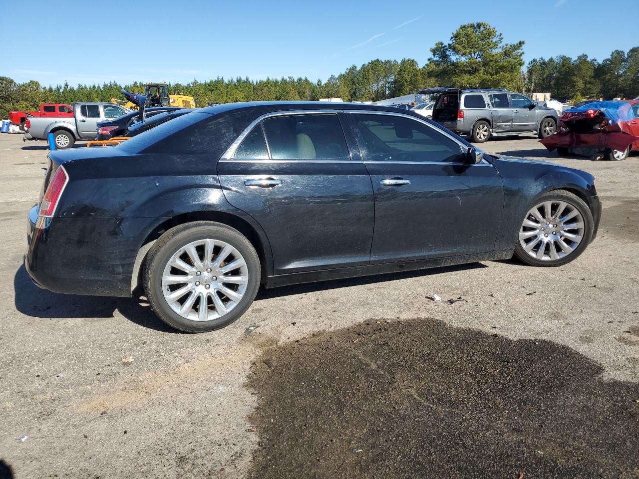 2014 Chrysler 300 - Image 3