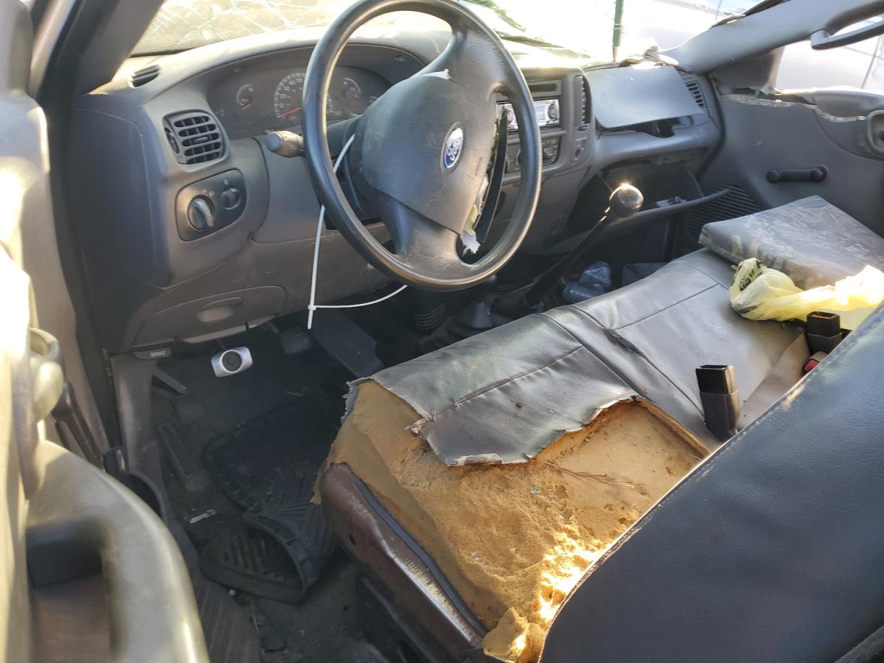 2003 Ford F150 VIN: 1FTRF18233NA90611 Lot: 70284375