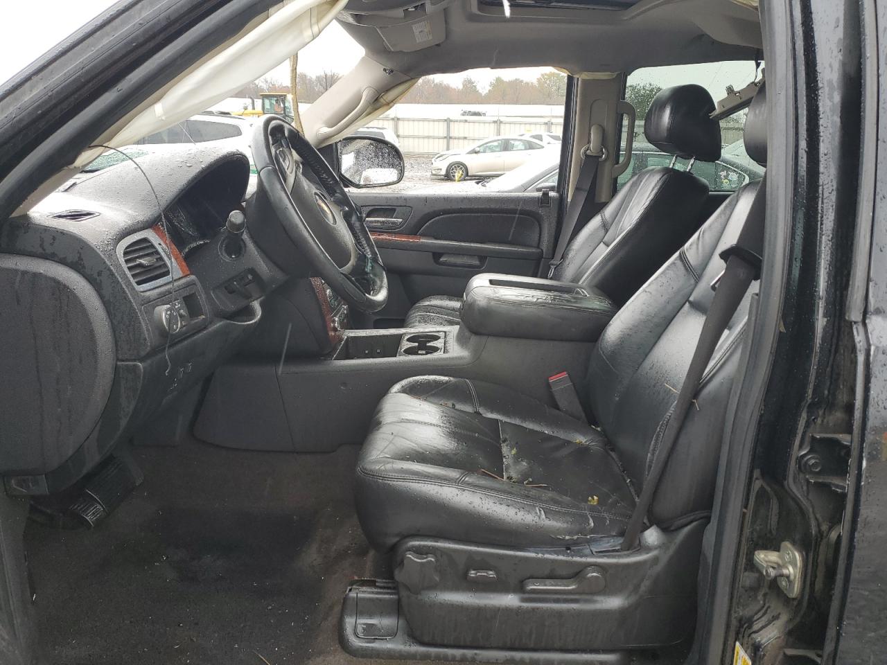 2011 Chevrolet Avalanche - Image 7