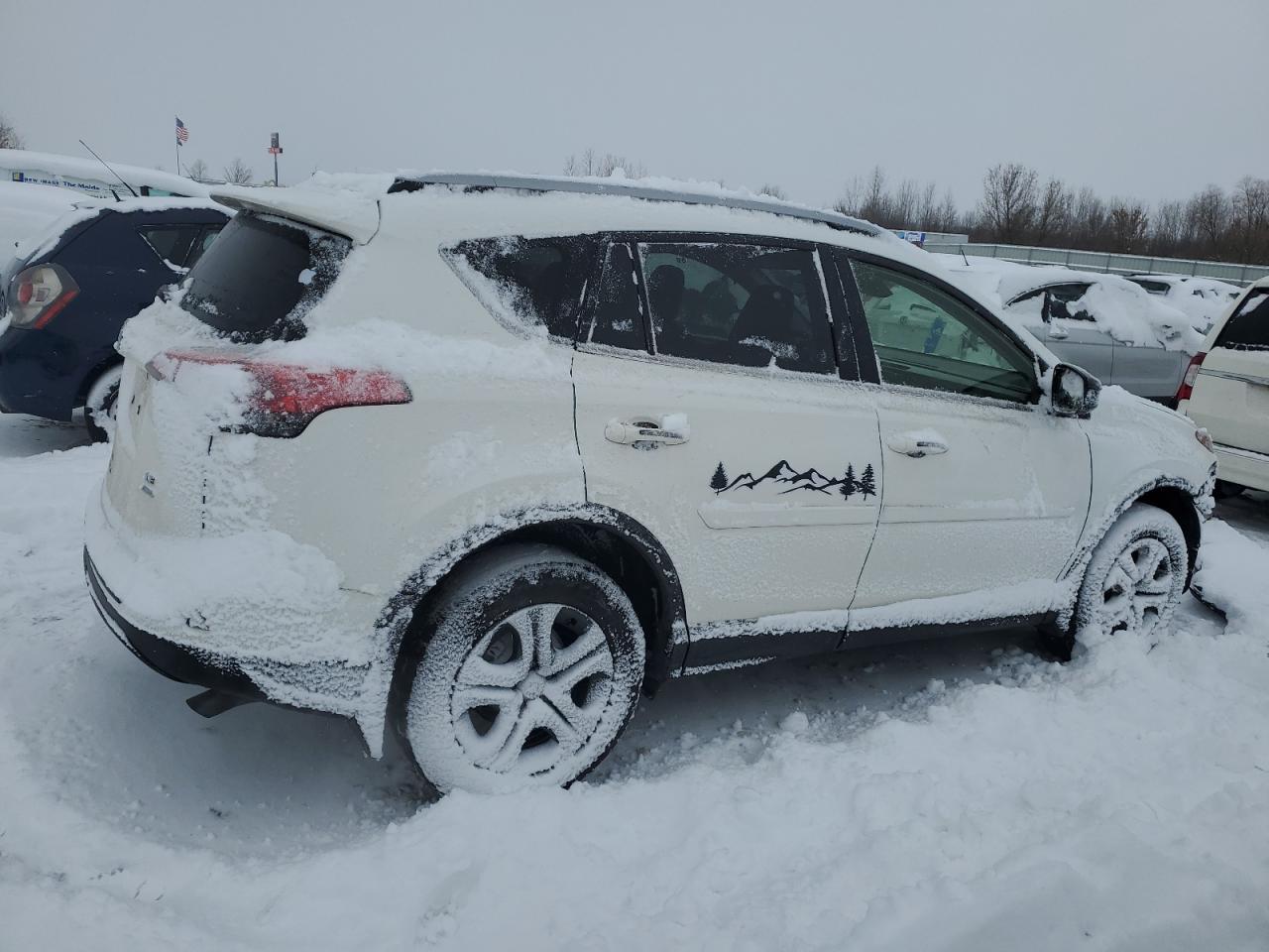 VIN JTMBFREV3HJ169211 2017 TOYOTA RAV4 no.3