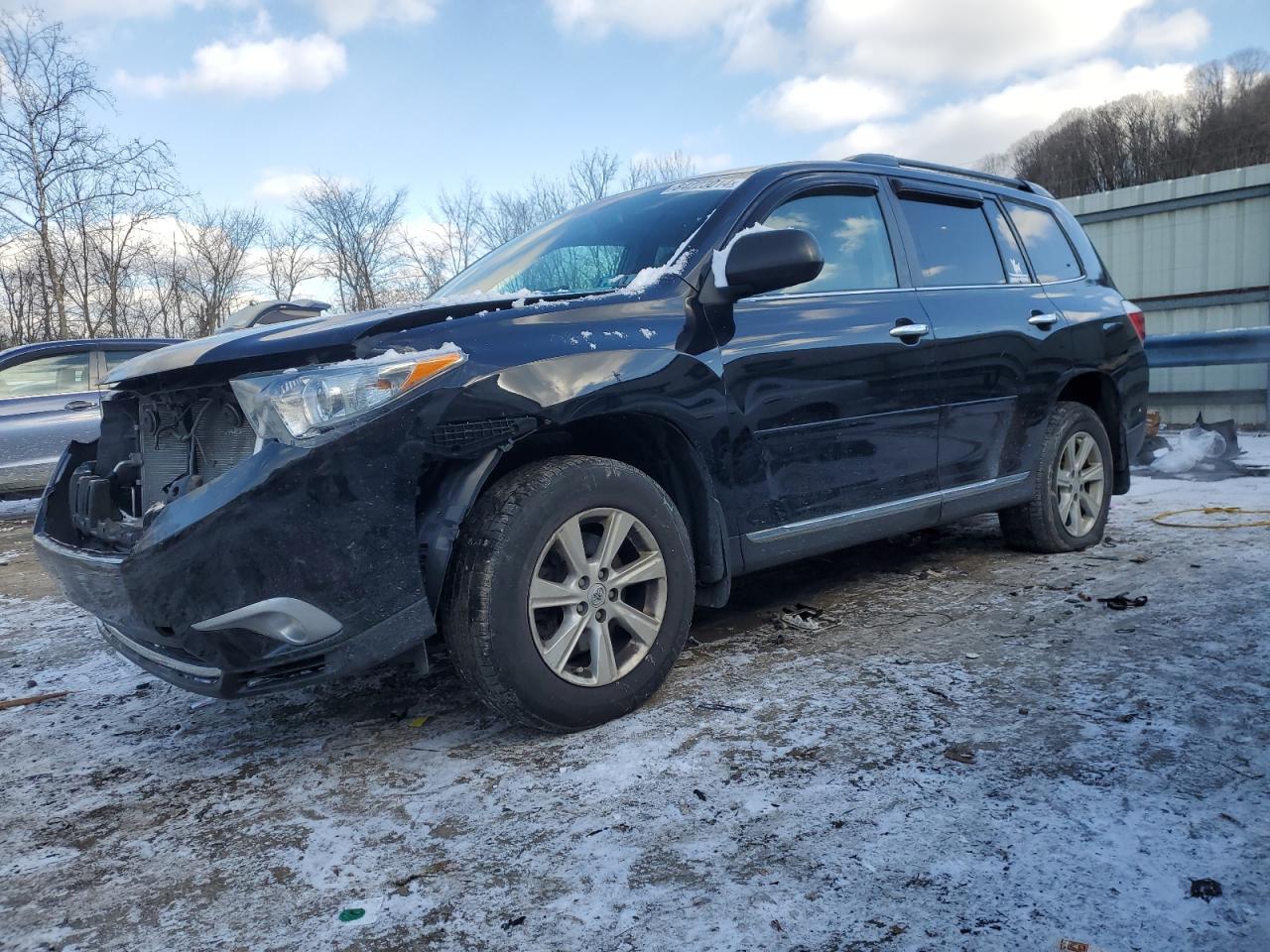 VIN 5TDBK3EH4DS277823 2013 TOYOTA HIGHLANDER no.1