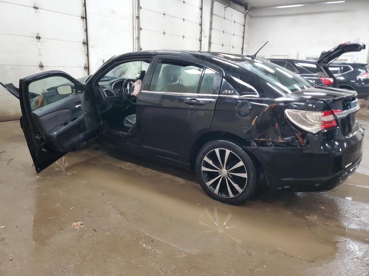 2012 Chrysler 200 - Image 2
