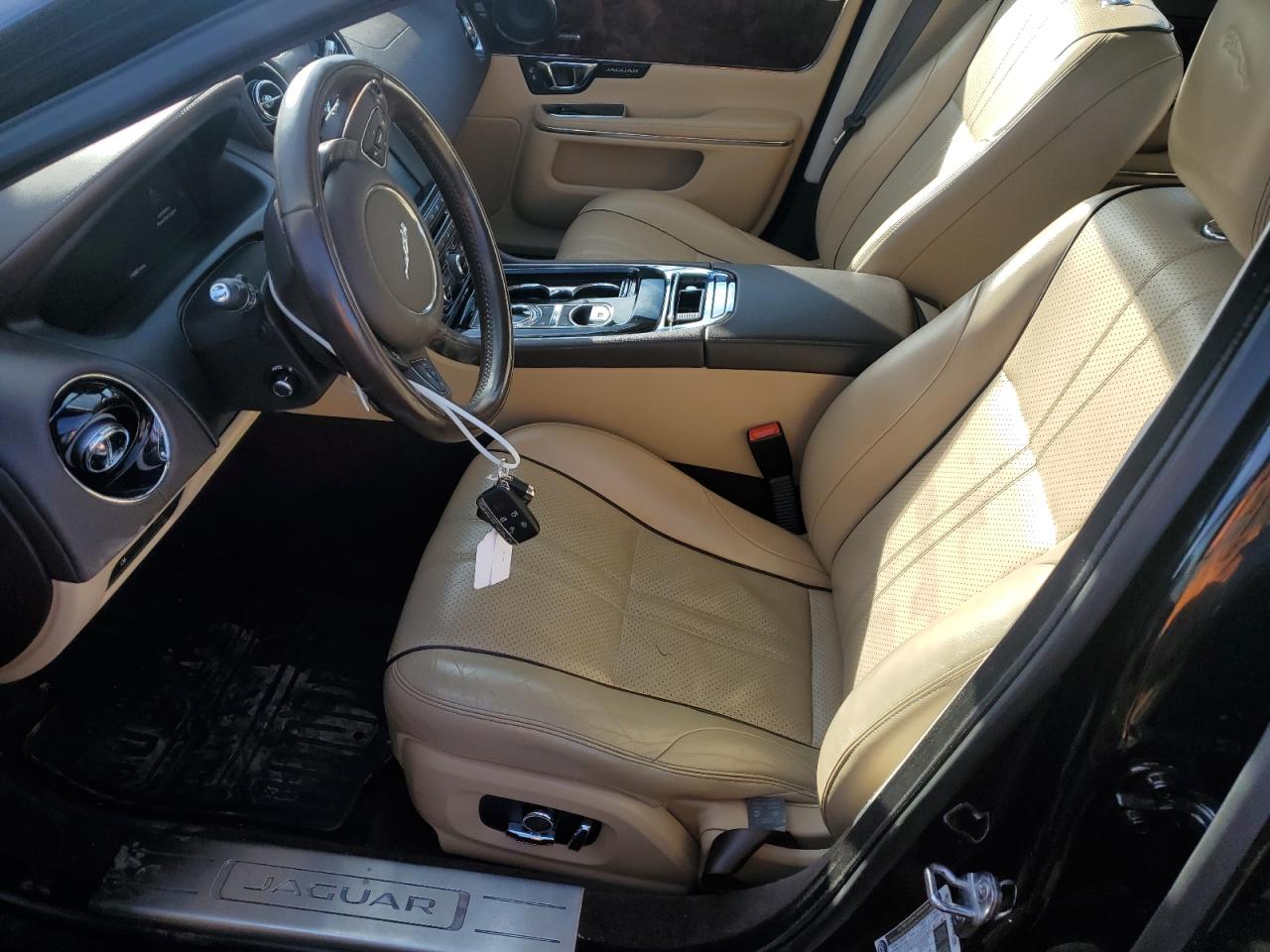 2017 Jaguar XJ - Image 7