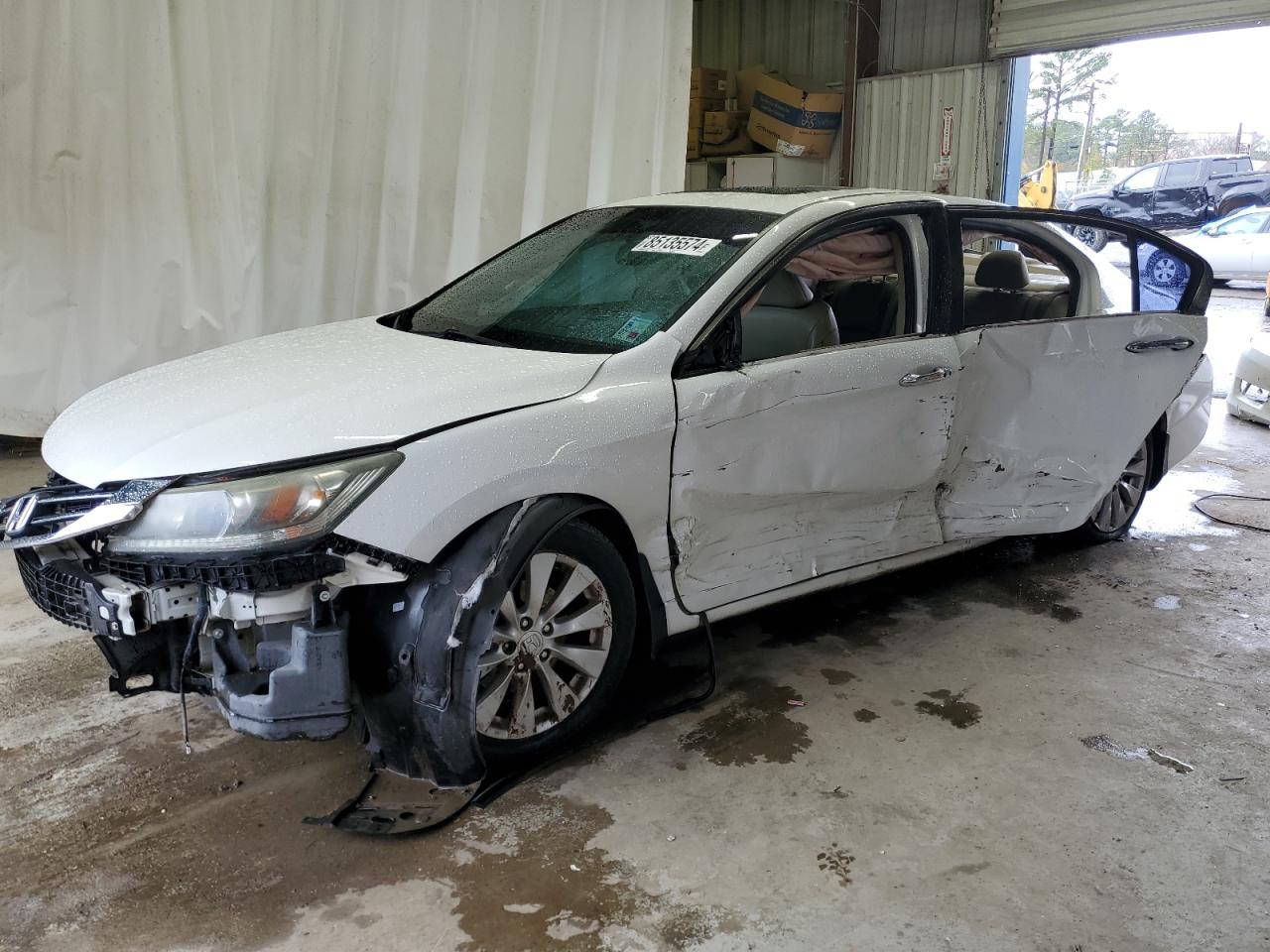 VIN 1HGCR2F82DA064196 2013 HONDA ACCORD no.1