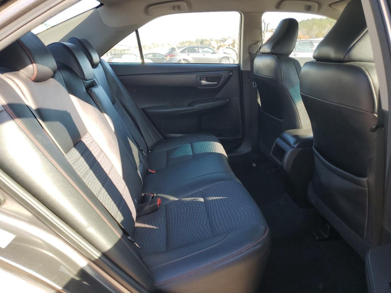 2015 Toyota Camry - Image 10