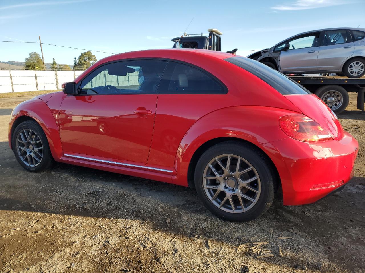 VIN 3VWJ07AT3FM638087 2015 VOLKSWAGEN BEETLE no.2