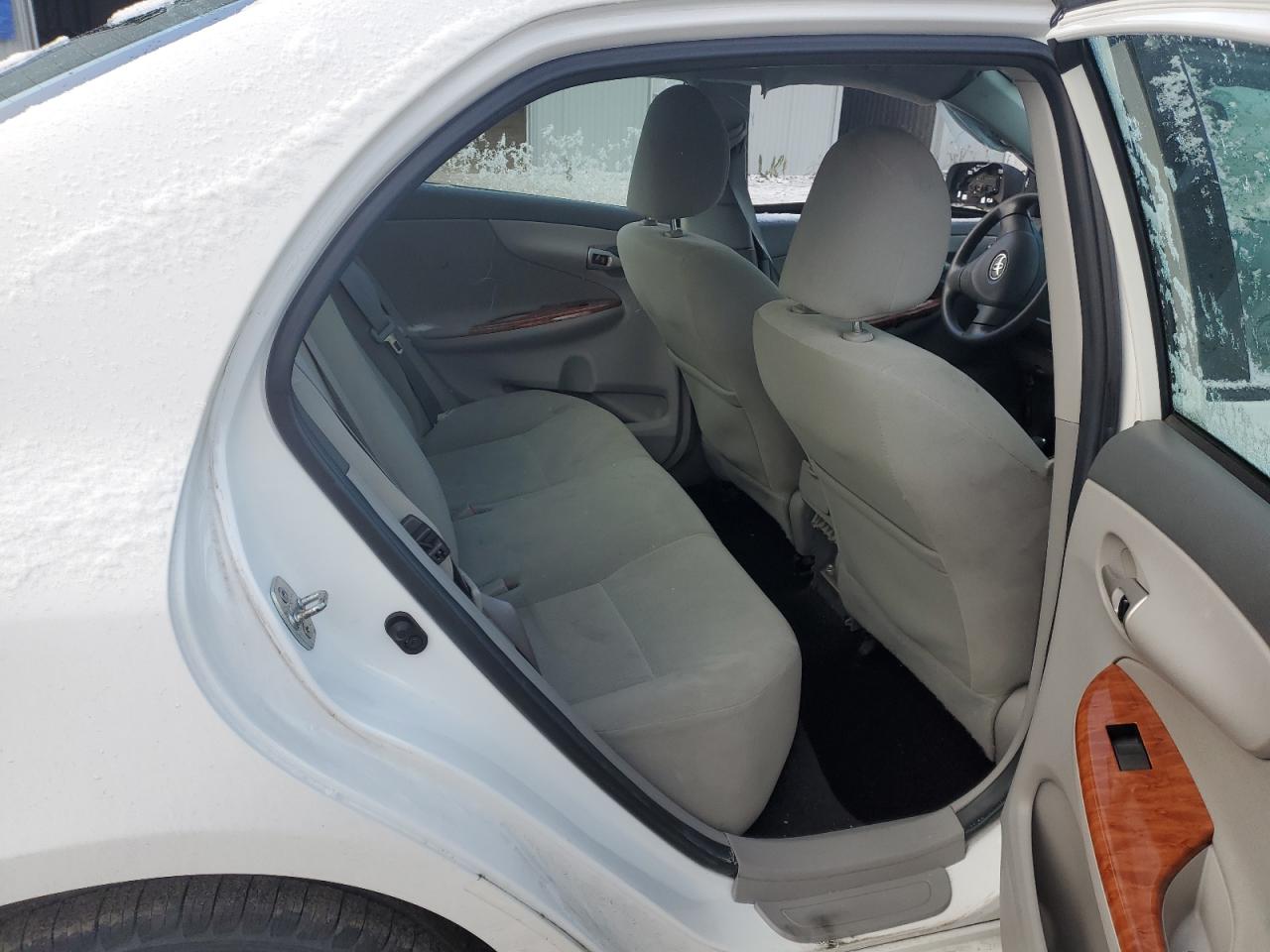 2010 Toyota Corolla - Image 10