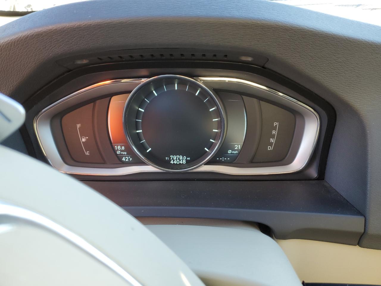 2015 Volvo V60 - Image 9