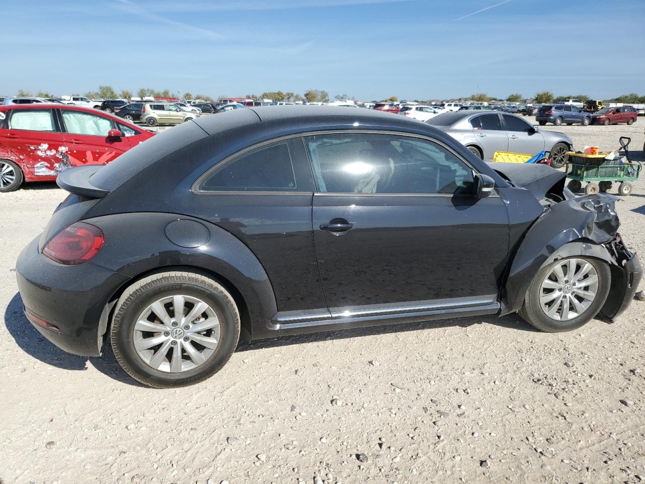 2019 Volkswagen Beetle - Image 3
