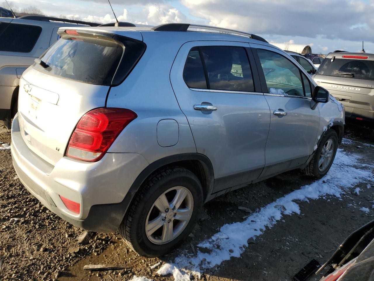 VIN KL7CJLSB4KB884667 2019 CHEVROLET TRAX no.3