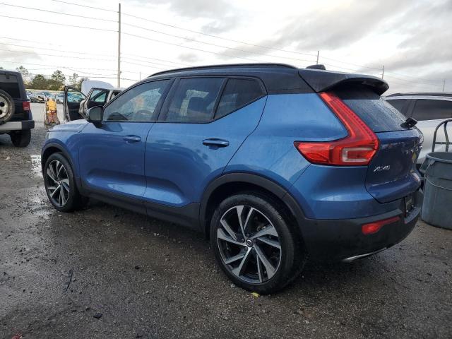  VOLVO XC40 2019 Синий