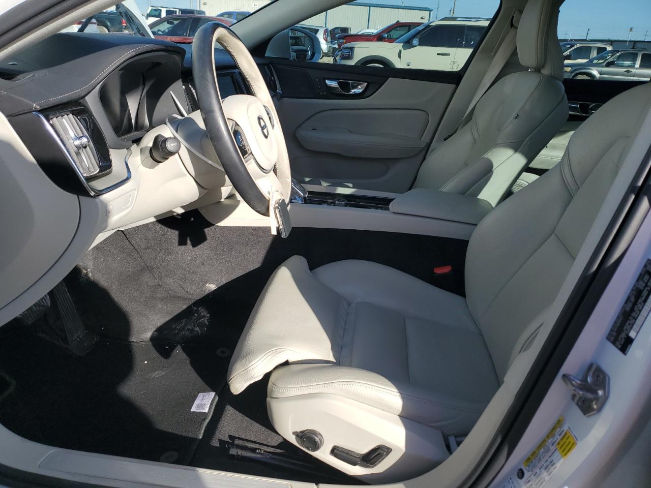 2022 Volvo S60 - Image 7