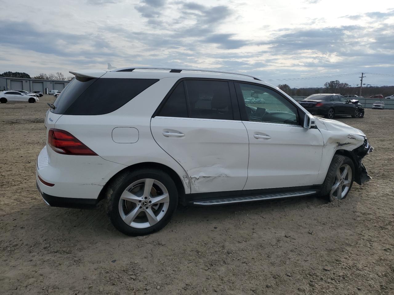 VIN 4JGDA5HB0JB086588 2018 MERCEDES-BENZ GLE-CLASS no.3