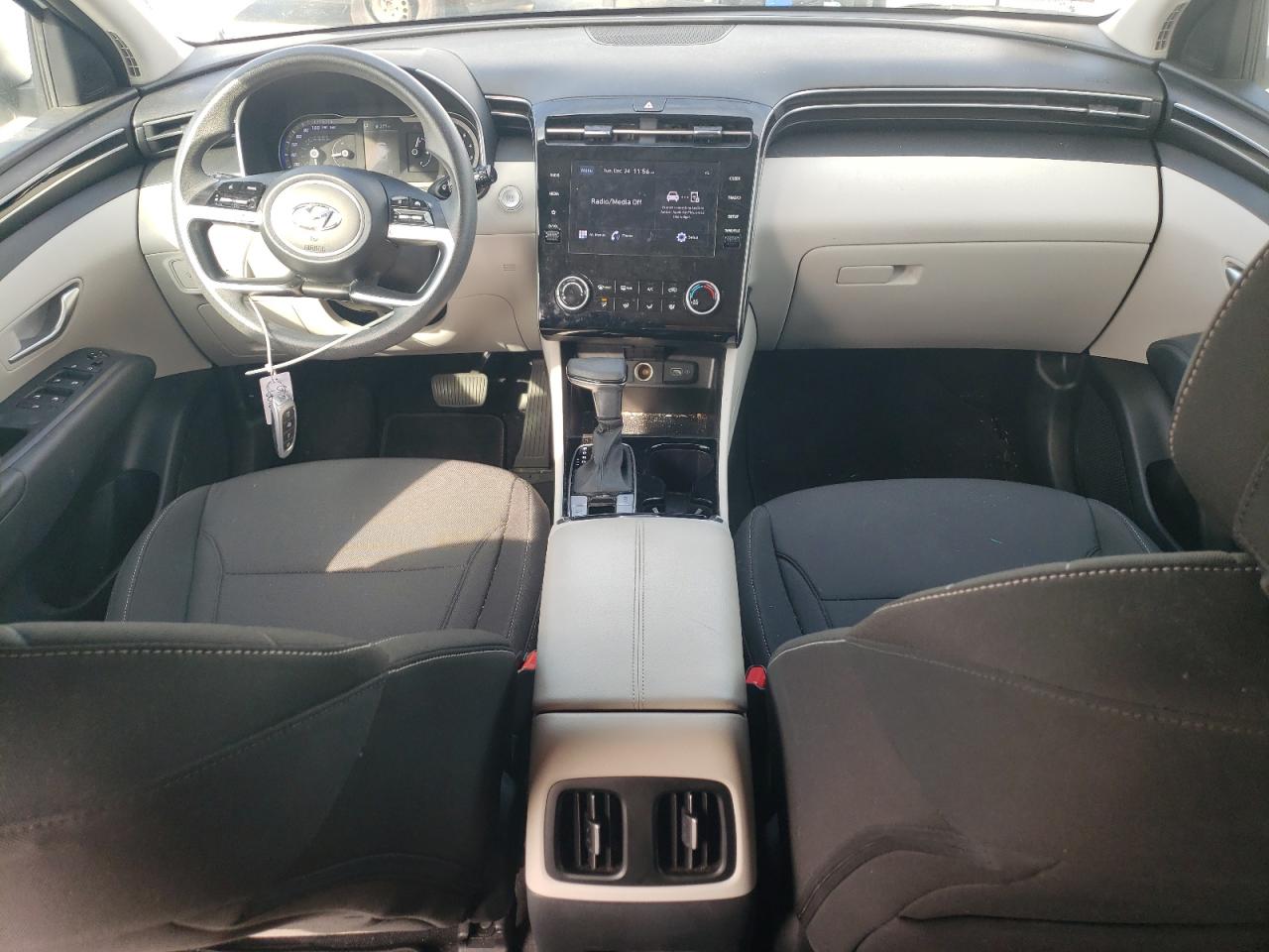 2022 Hyundai Tucson - Image 8