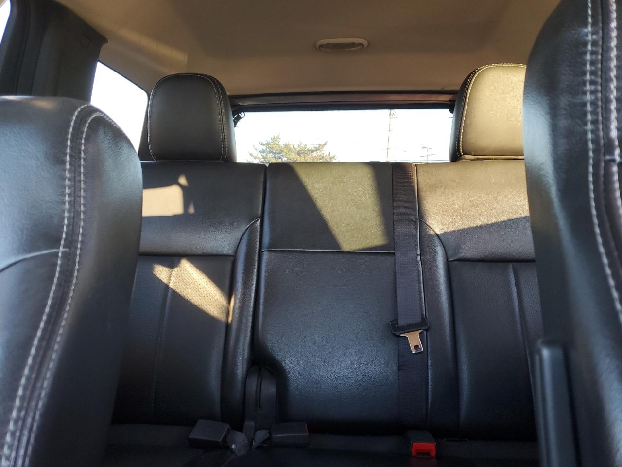 2012 Jeep Liberty (North America) - Image 10