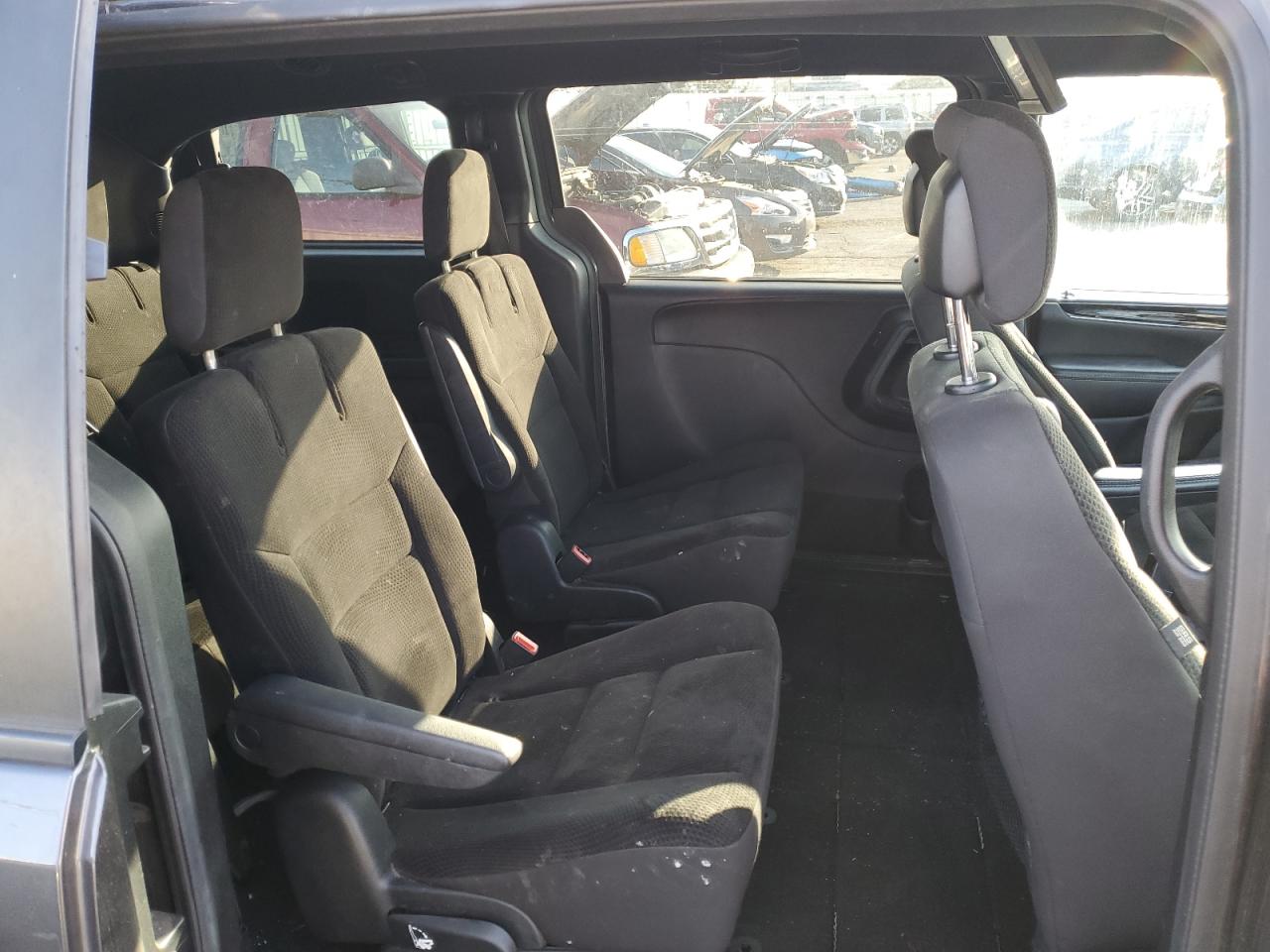 2019 Dodge Caravan - Image 12