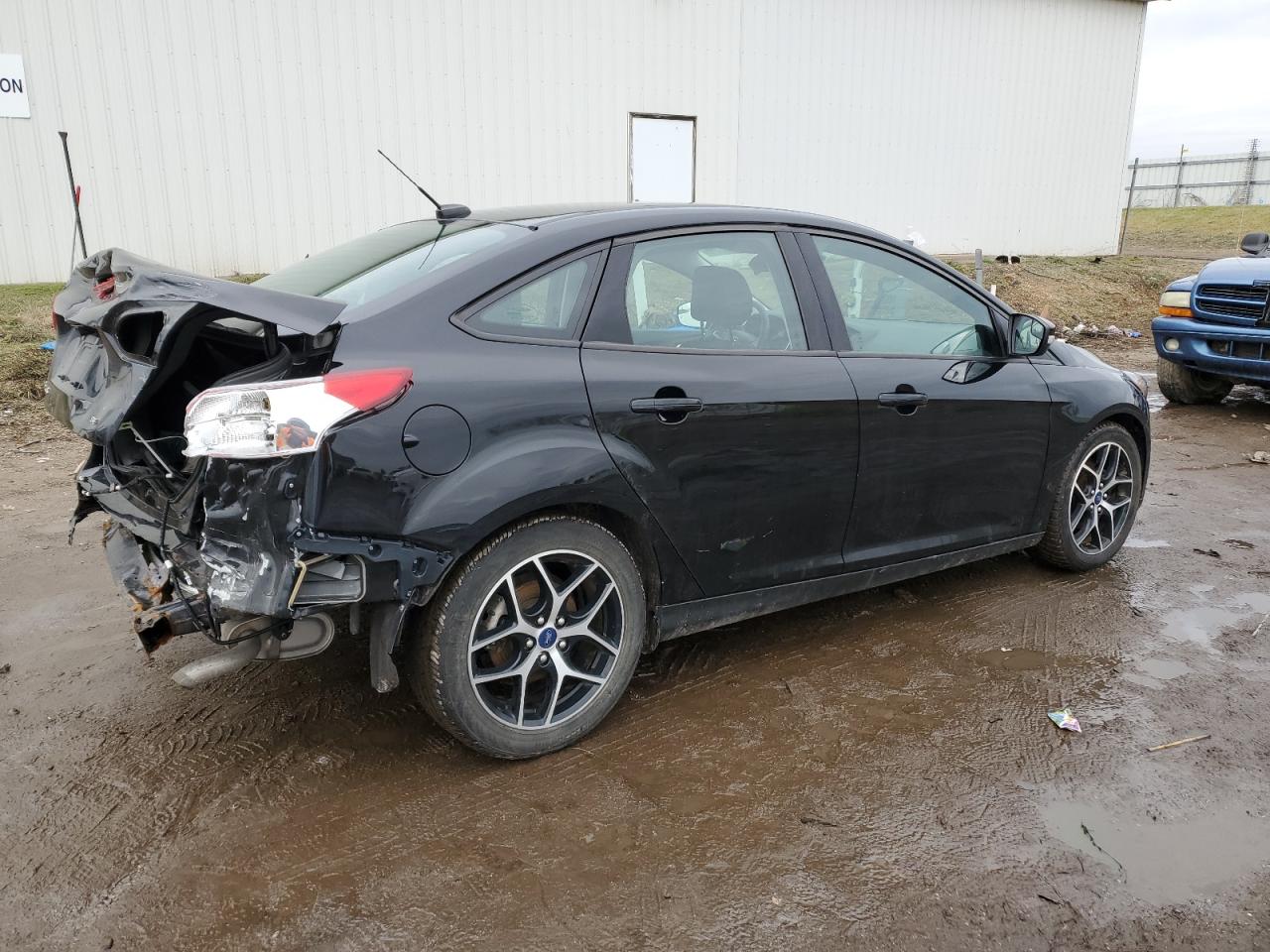 VIN 1FADP3H22JL239981 2018 FORD FOCUS no.3