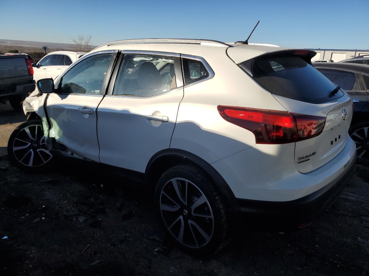 2019 Nissan Rogue - Image 2