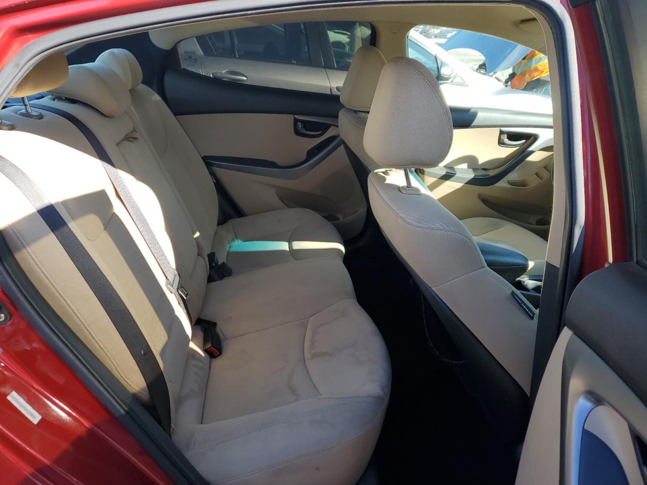 2012 Hyundai Elantra - Image 12