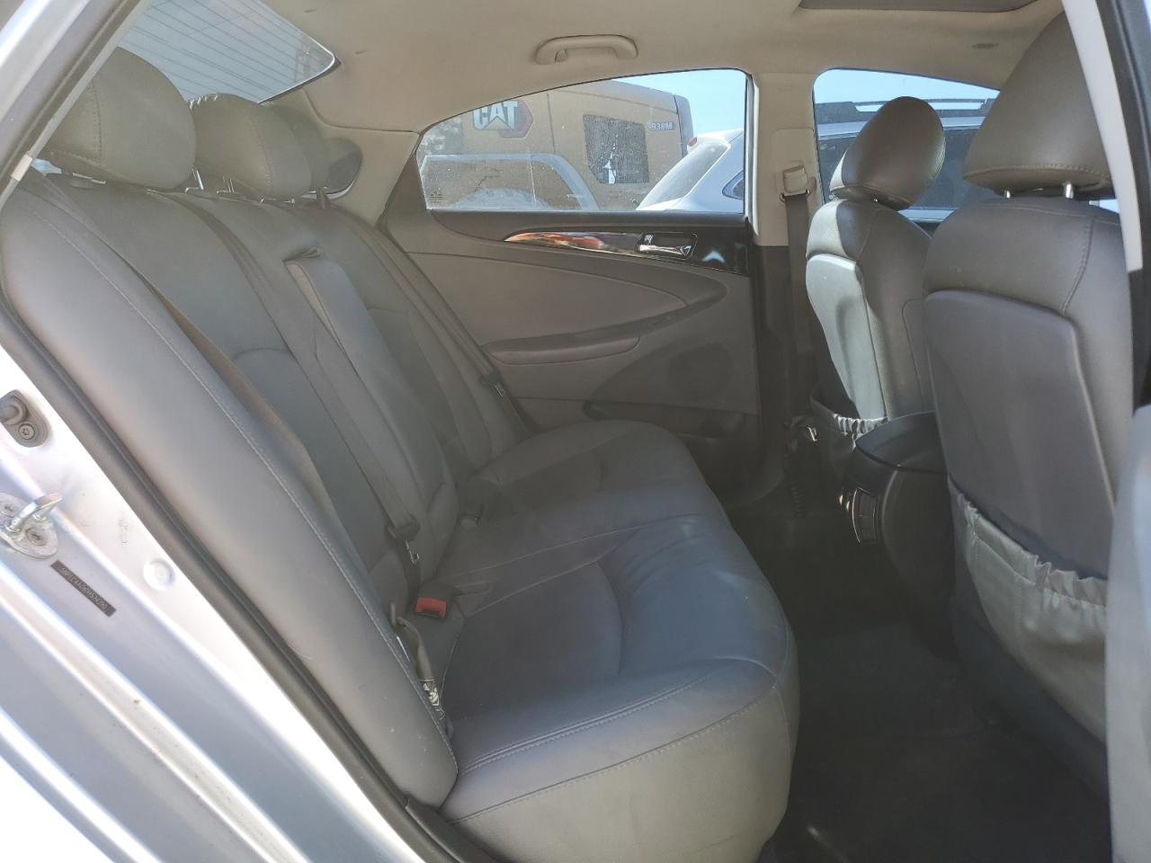 2013 Hyundai Sonata - Image 10