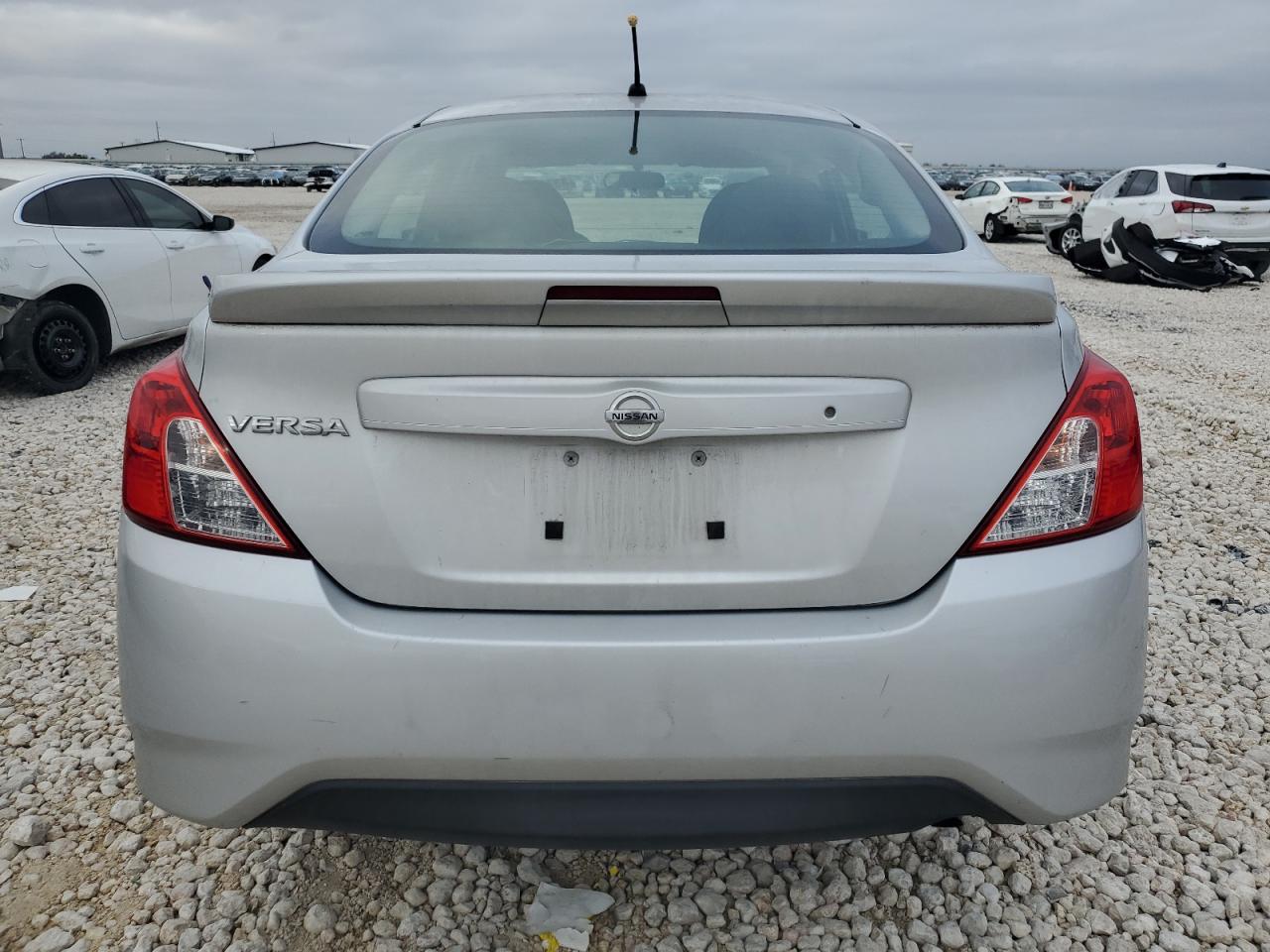 VIN 3N1CN7AP5HL899913 2017 NISSAN VERSA no.6