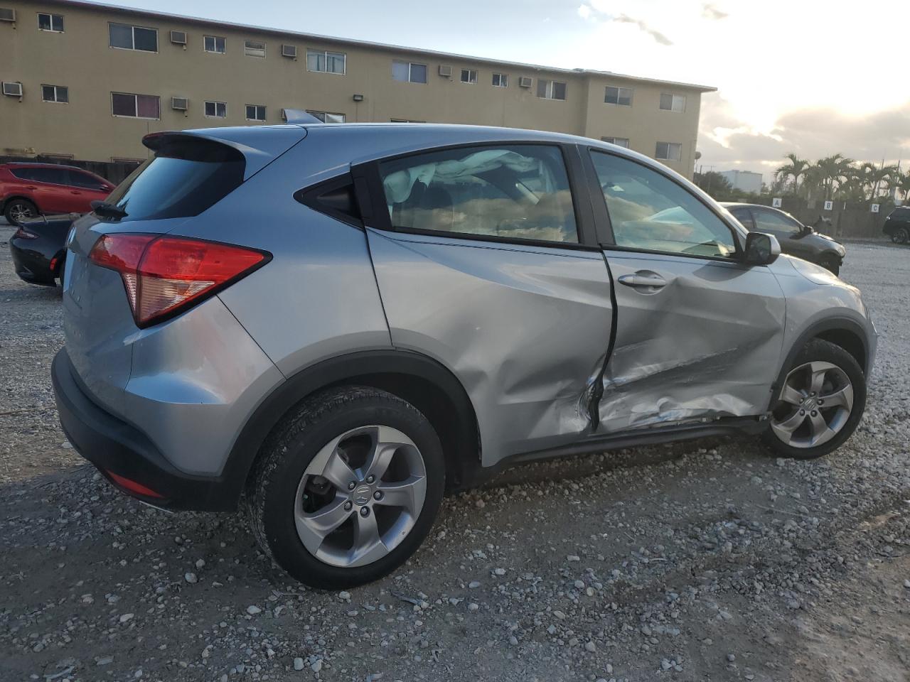 VIN 3CZRU5H38HM708670 2017 HONDA HR-V no.3