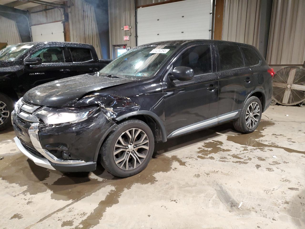 VIN JA4AZ3A36JZ058125 2018 MITSUBISHI OUTLANDER no.1