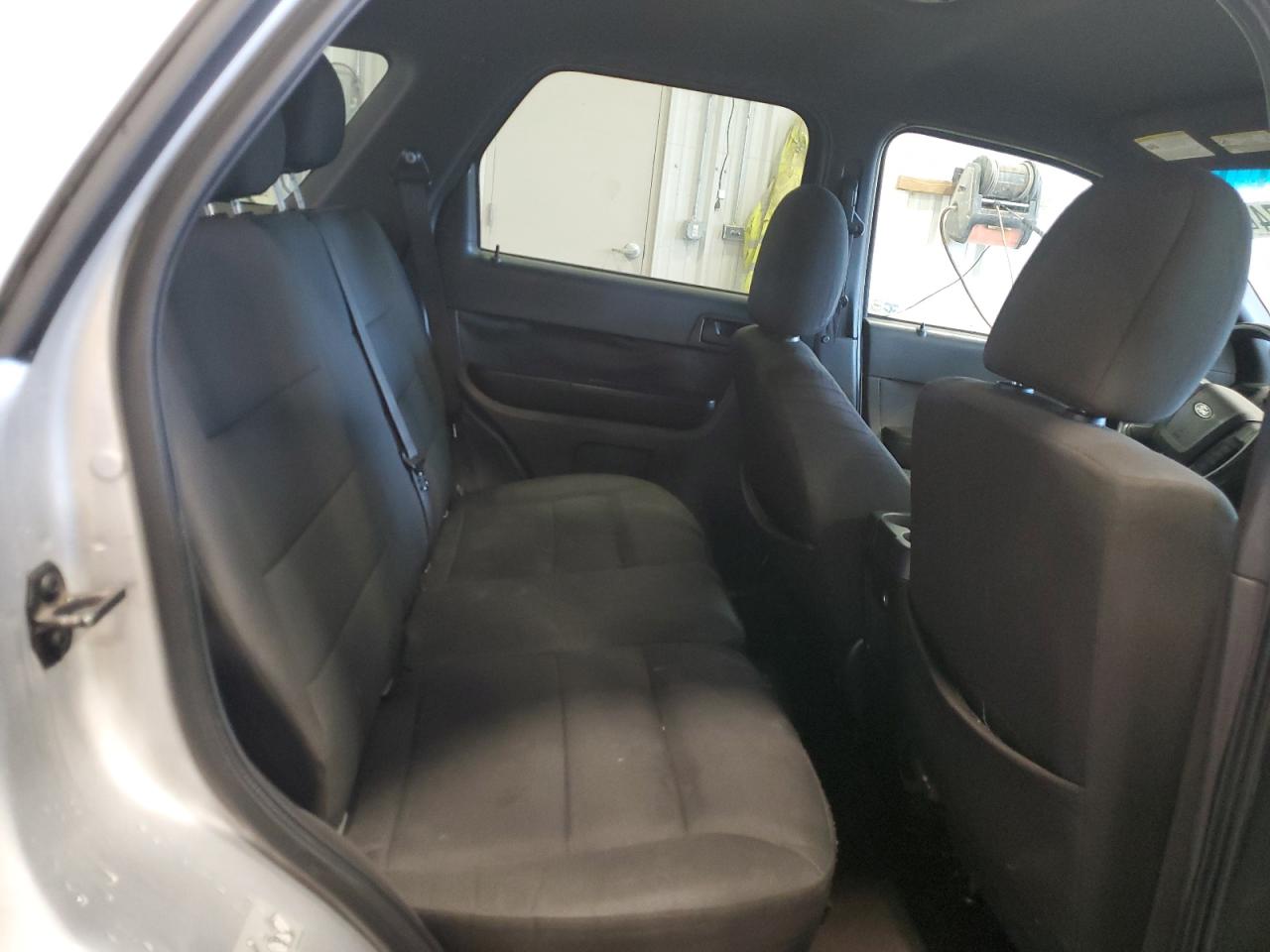 2010 Ford Escape - Image 11