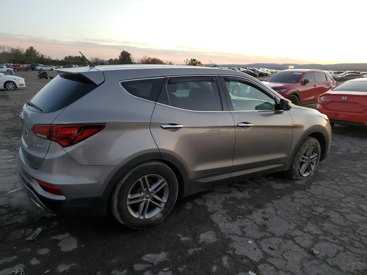 VIN 5XYZT3LB9JG533179 2018 HYUNDAI SANTA FE no.3