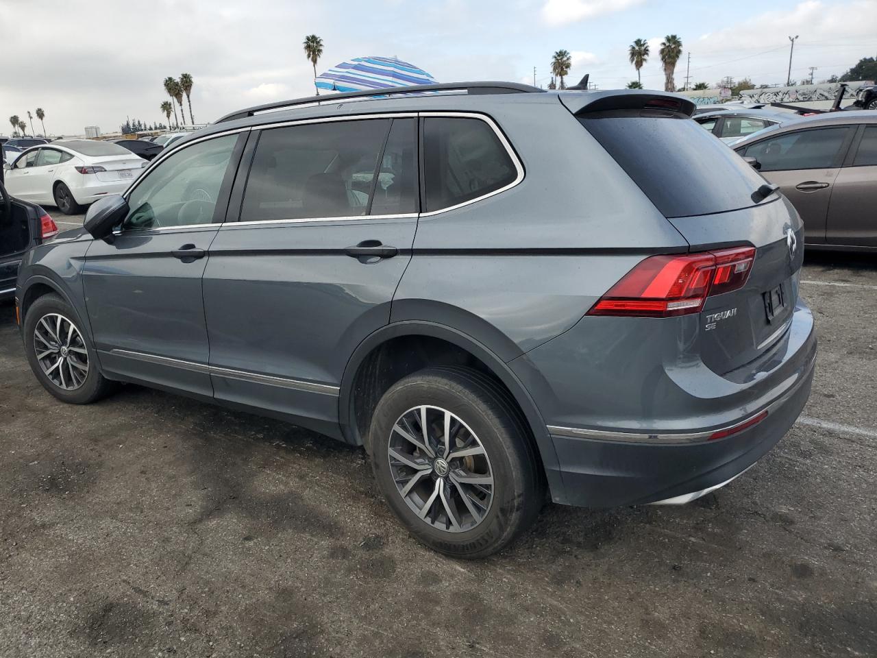 2020 Volkswagen Tiguan - Image 2
