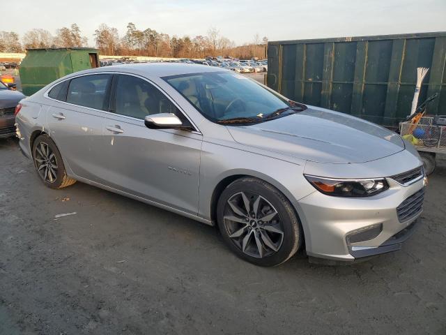 Sedans CHEVROLET MALIBU 2017 Srebrny