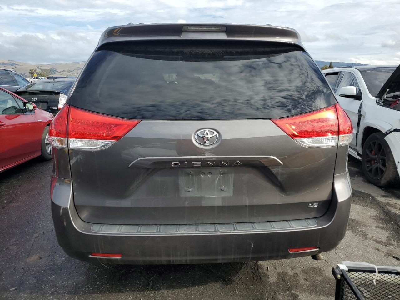2014 Toyota Sienna - Image 6