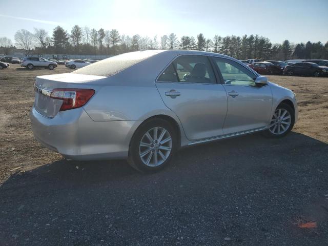  TOYOTA CAMRY 2012 Srebrny