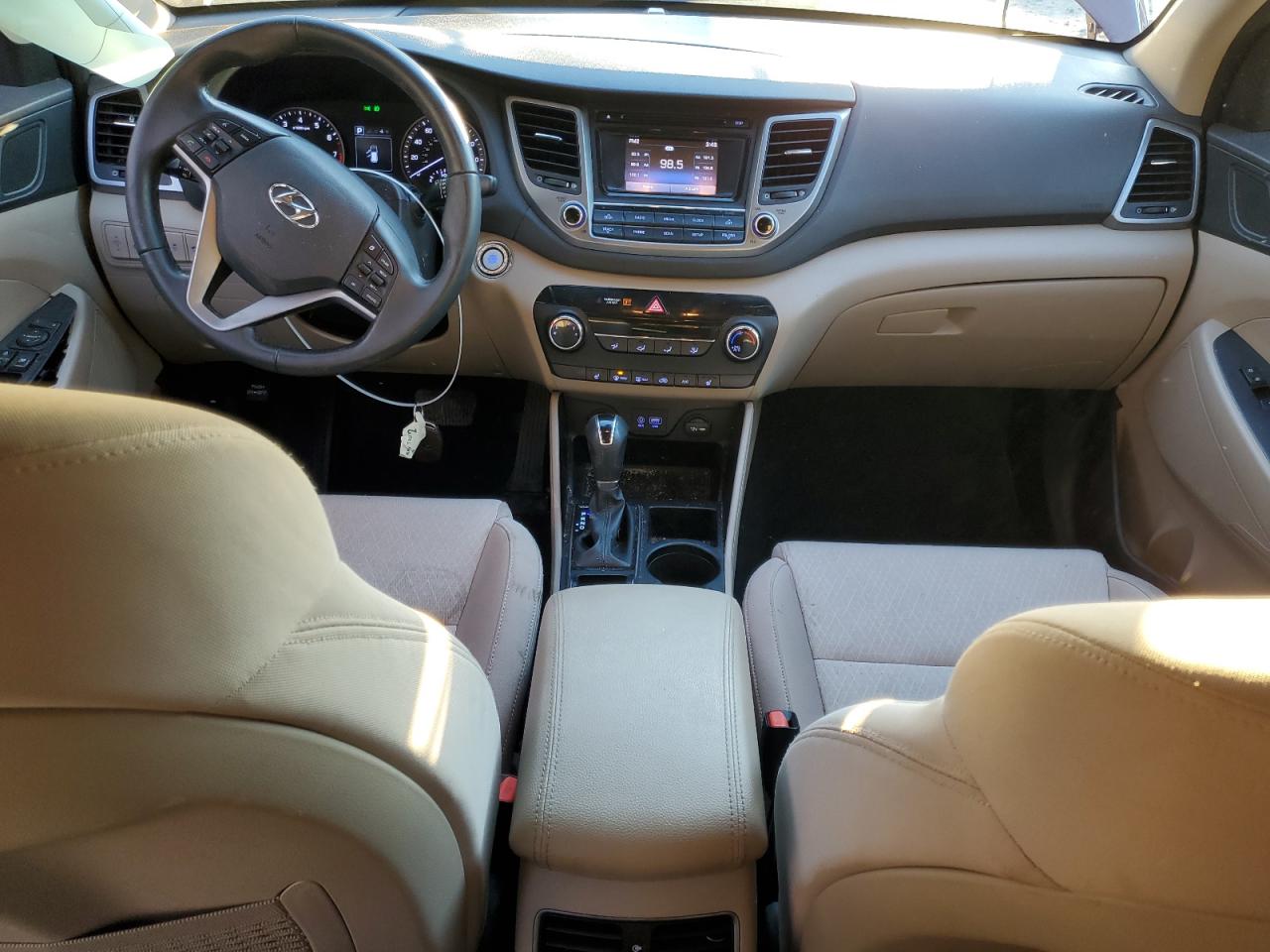2017 Hyundai Tucson - Image 8