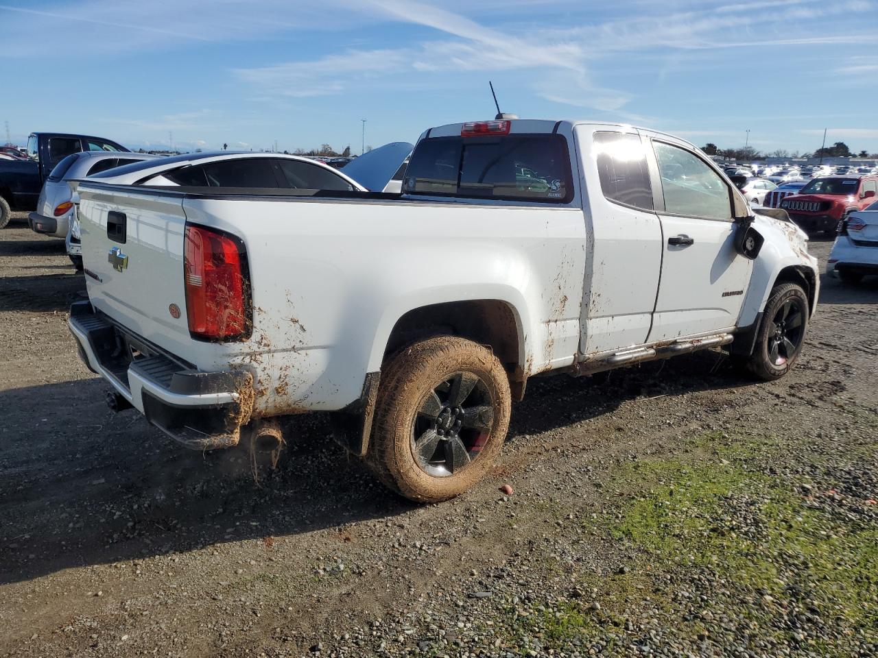 VIN 1GCHSCEN8K1358463 2019 CHEVROLET COLORADO no.3