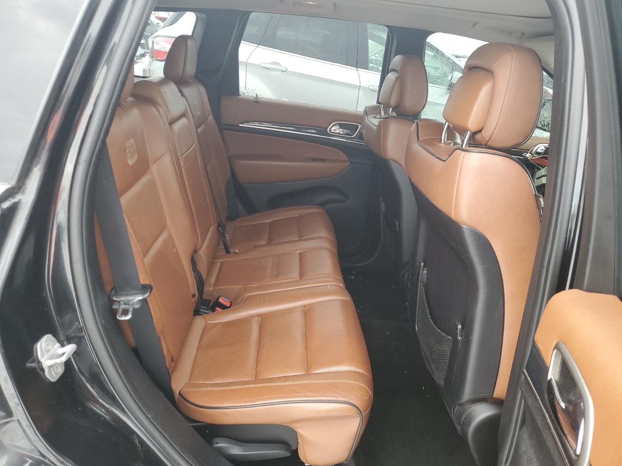 2012 Jeep Grand Cherokee - Image 10
