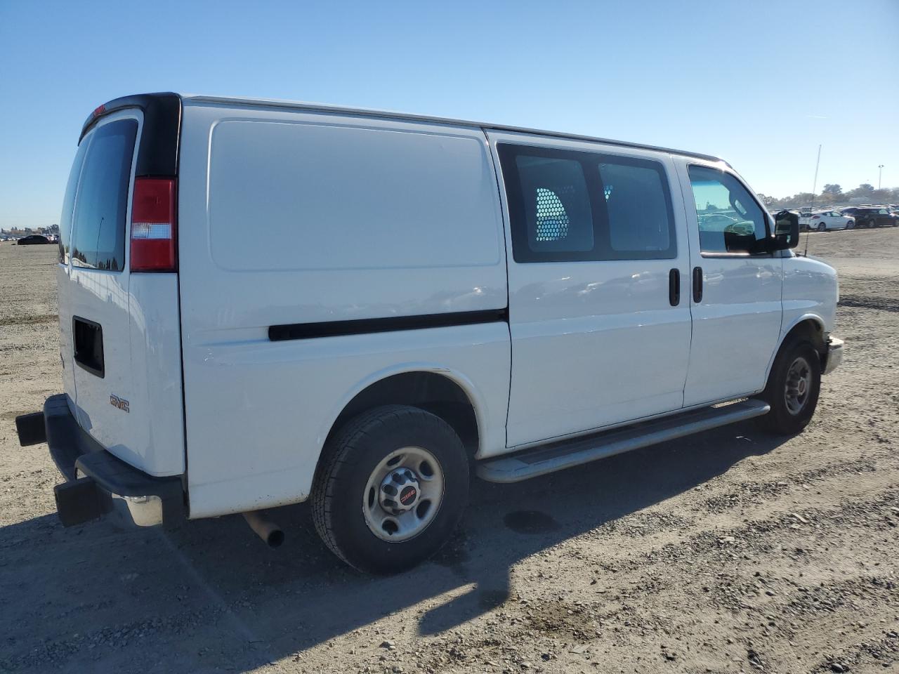 VIN 1GTW7AFG9K1256506 2019 GMC SAVANA no.3