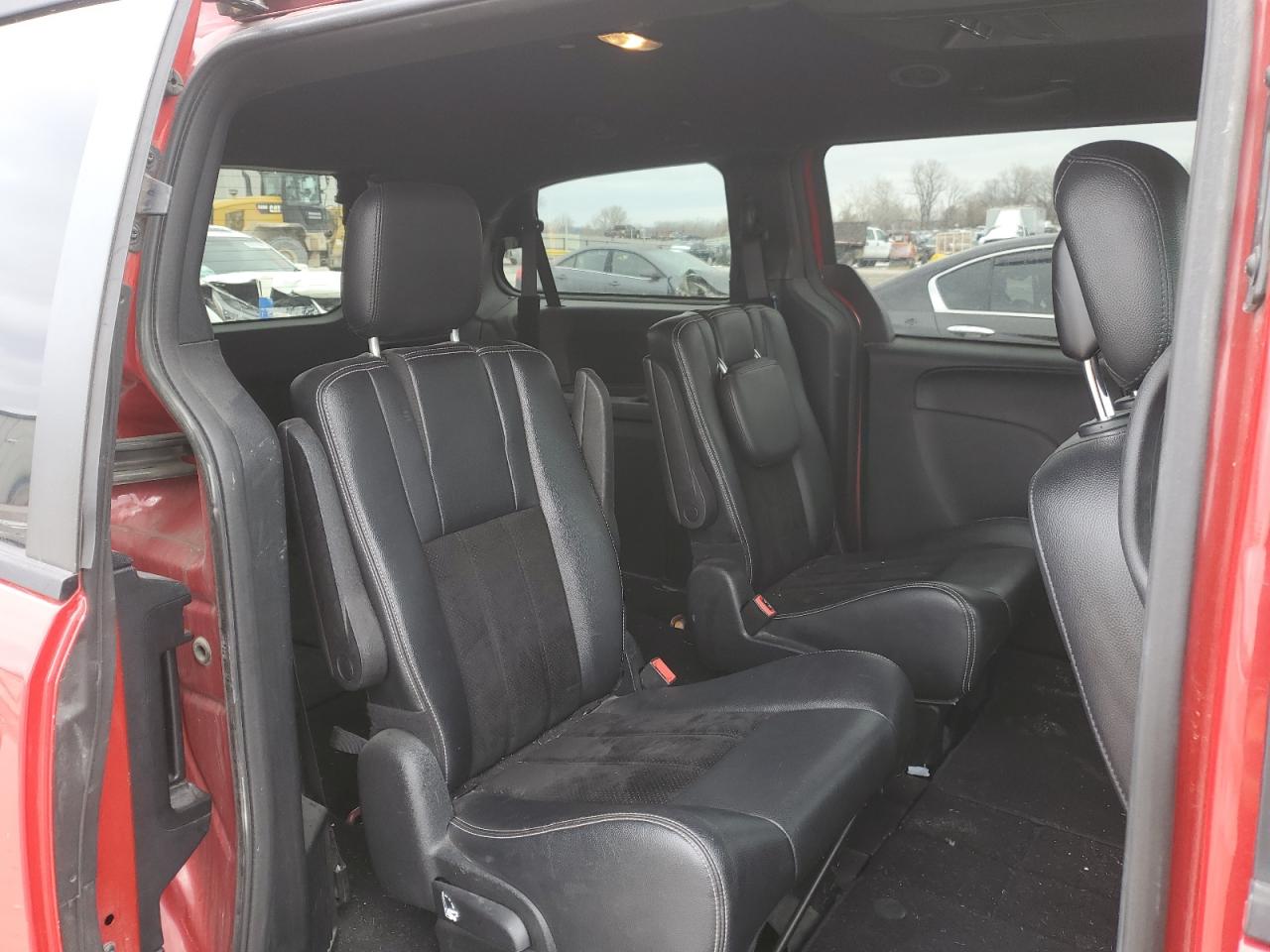 2014 Dodge Caravan - Image 11
