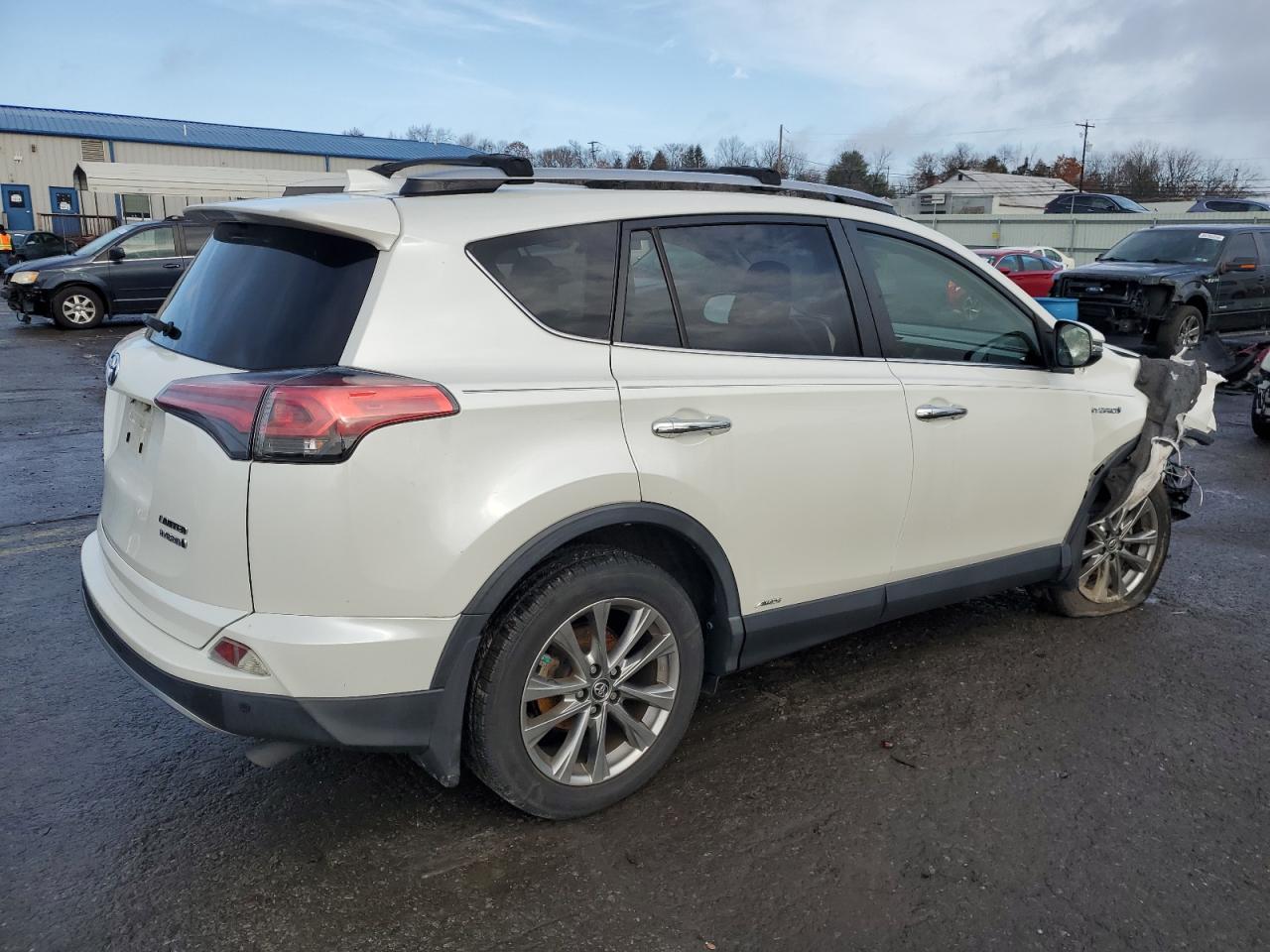 VIN JTMDJREV9HD145517 2017 TOYOTA RAV4 no.3