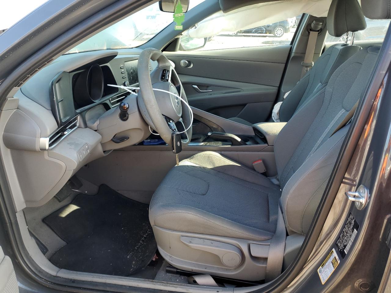 2023 Hyundai Elantra - Image 7