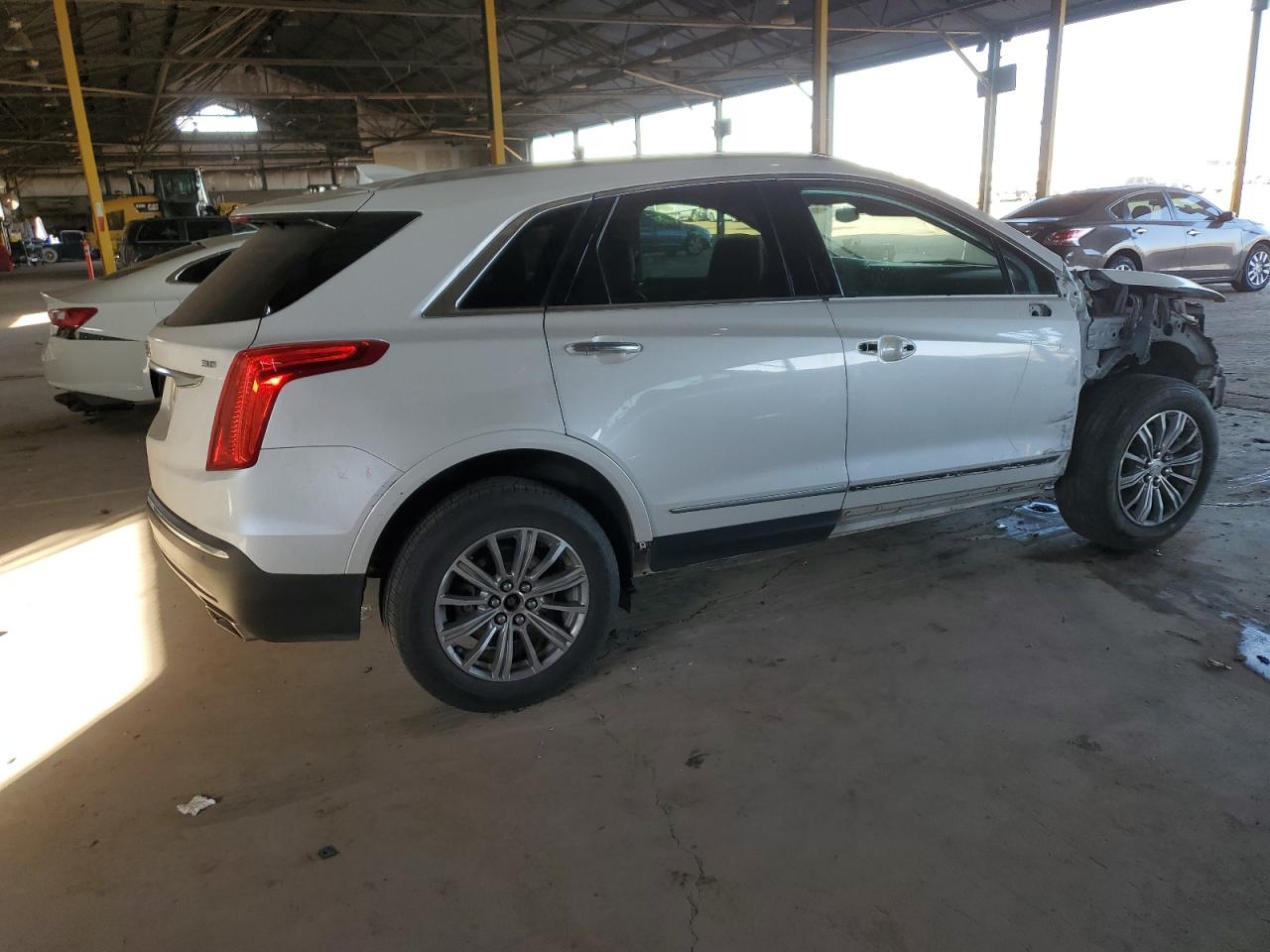 VIN 1GYKNDRS6HZ286525 2017 CADILLAC XT5 no.3