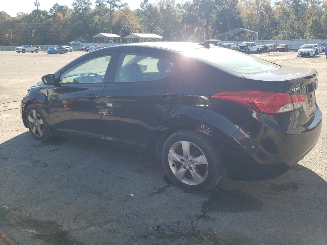 VIN 5NPDH4AE7DH417877 2013 HYUNDAI ELANTRA no.2