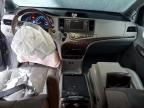 2011 Toyota Sienna Xle للبيع في Cahokia Heights، IL - Front End