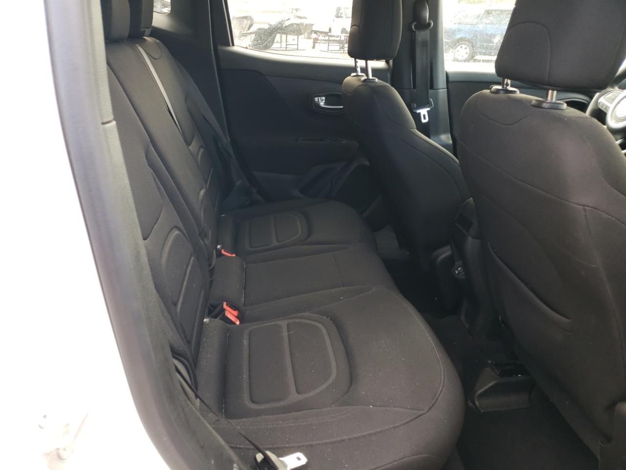 2021 Jeep Renegade - Image 11