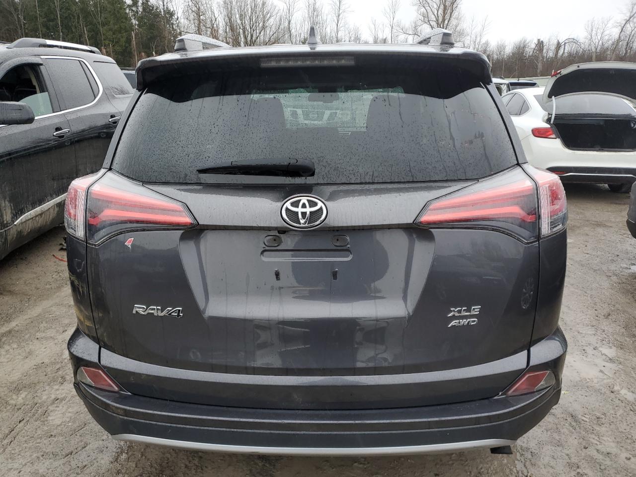 2017 Toyota RAV 4 - Image 6