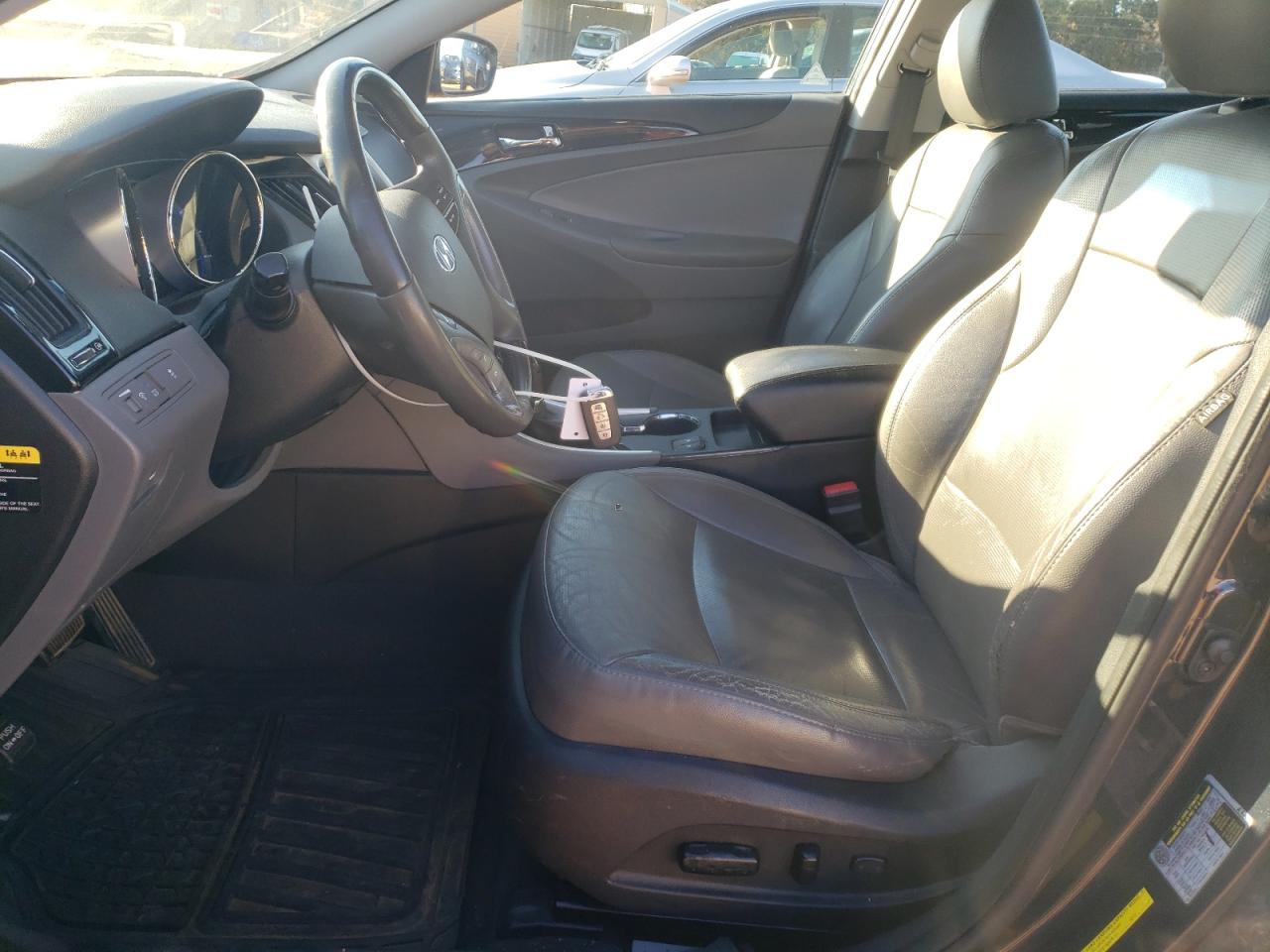 2013 Hyundai Sonata - Image 7
