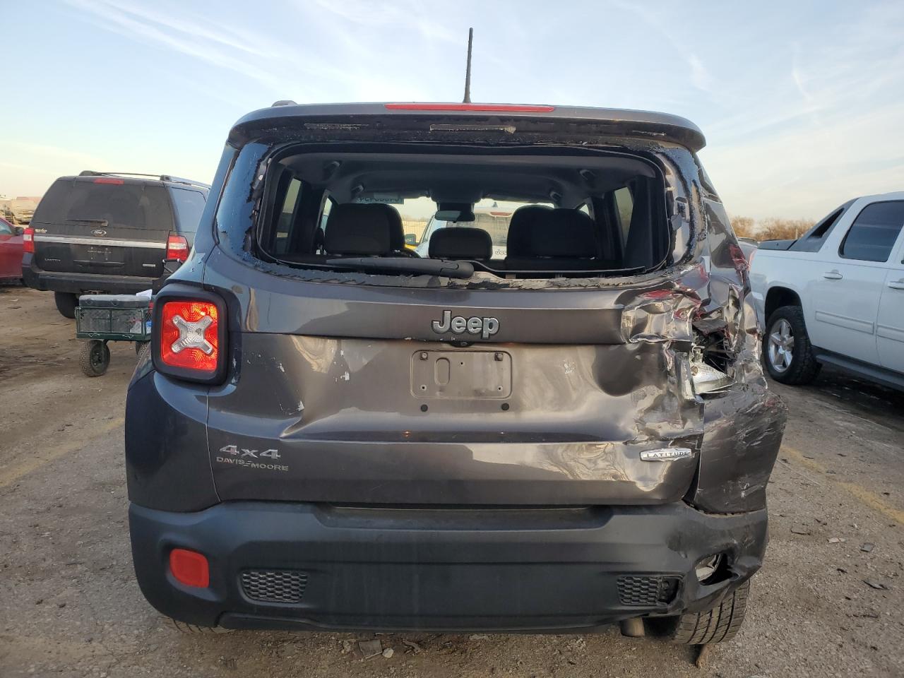 2017 Jeep Renegade - Image 6