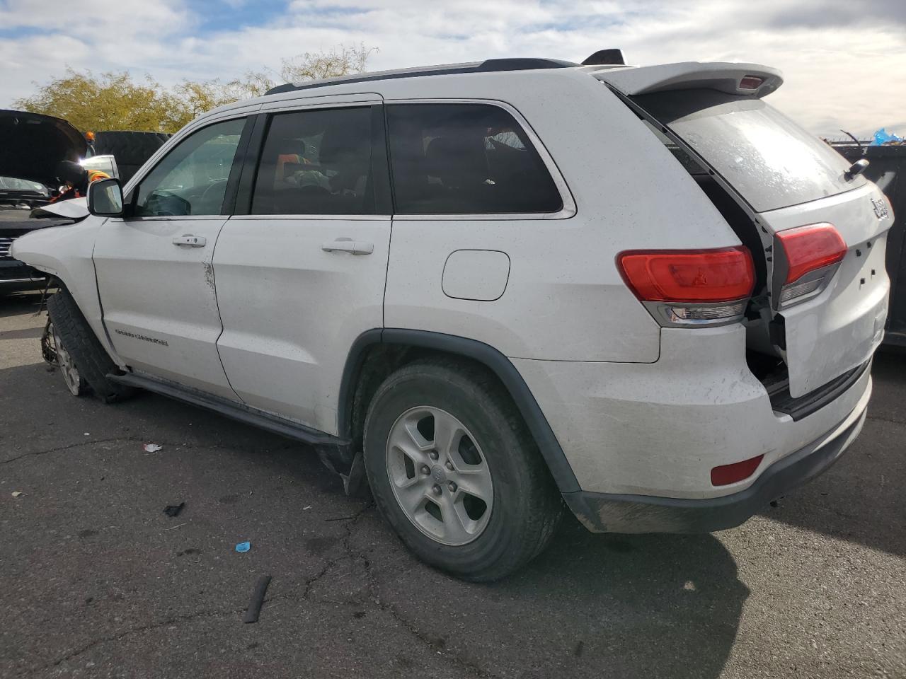 2015 Jeep Grand Cherokee - Image 2