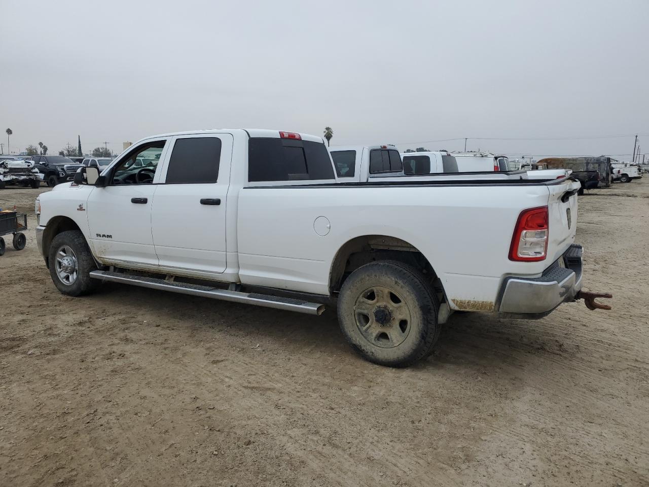 VIN 3C63R3GL0KG719615 2019 RAM 3500 no.2